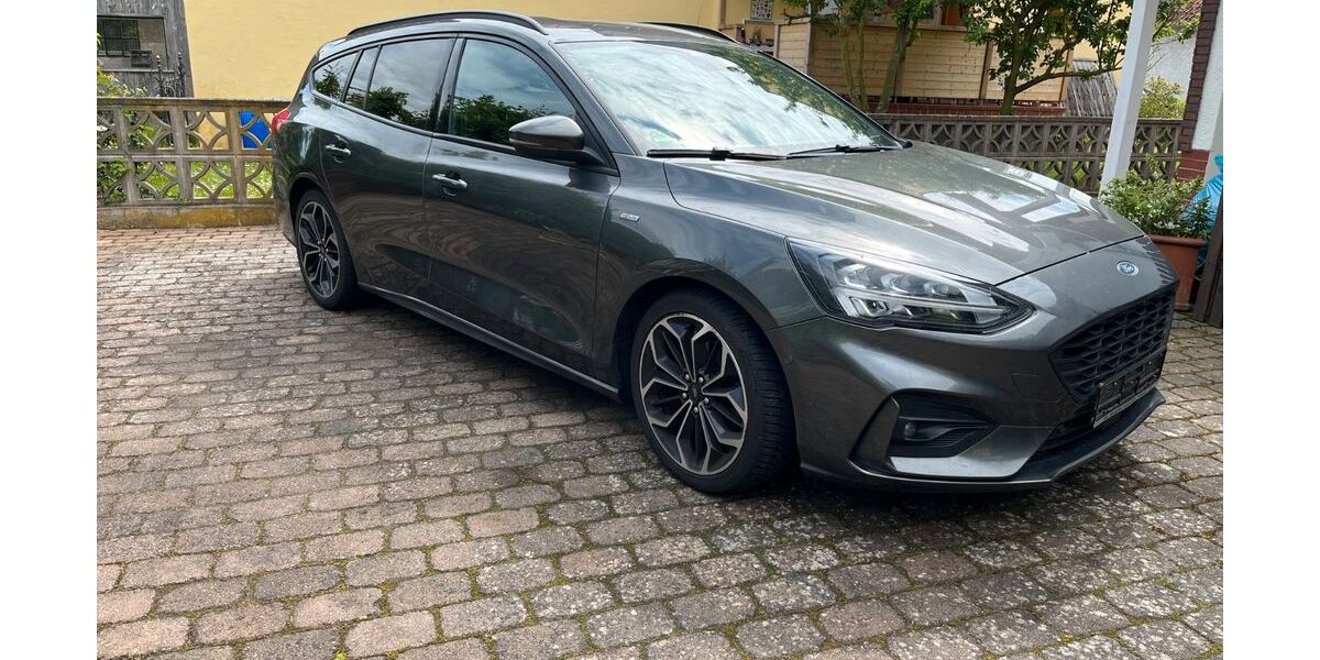 Ford Focus 125.000 km 10.400 &euro; Sarstedt 31157