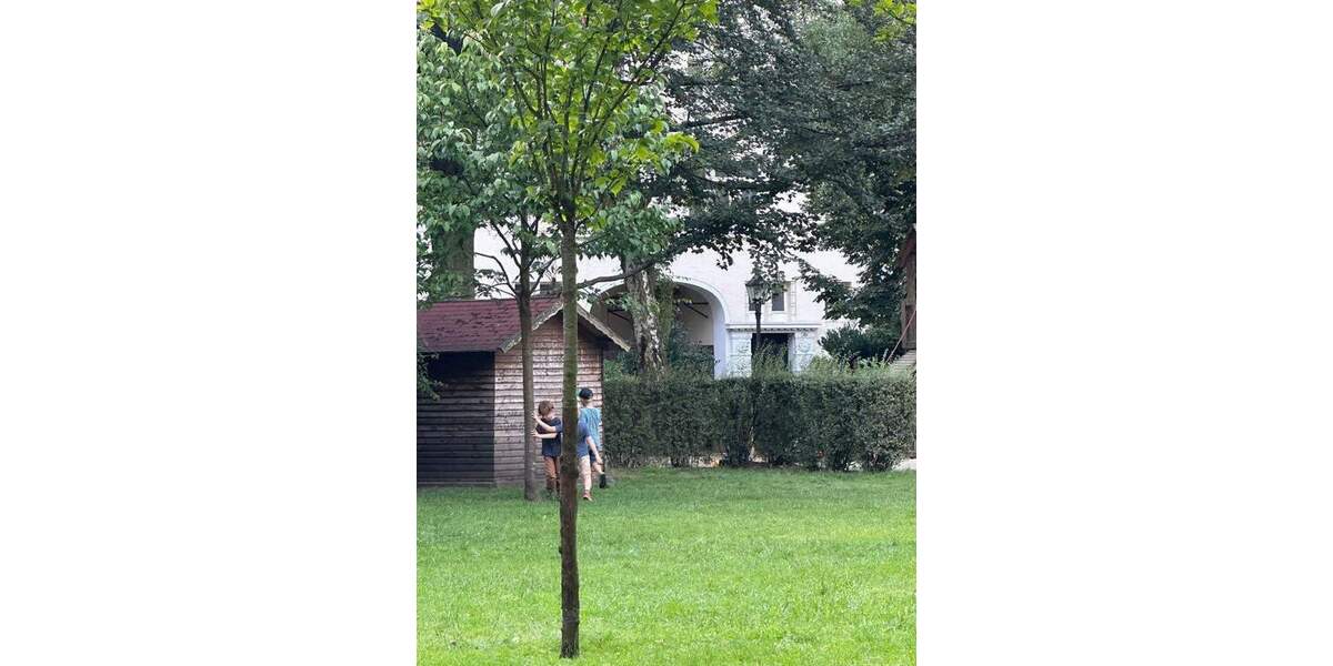 *Sanierte Wohnung in der List zentrumsnah mit guter Anbindung optional mit Dachboden 180 m2 mit zu vermieten * 1 zimmer