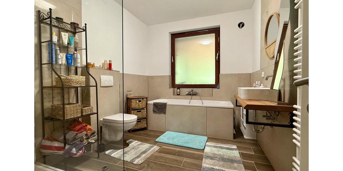 Anwesen 16000qm 2 Häuser Werkstatt Teich Wiesen Wald Burgwedel zimmer