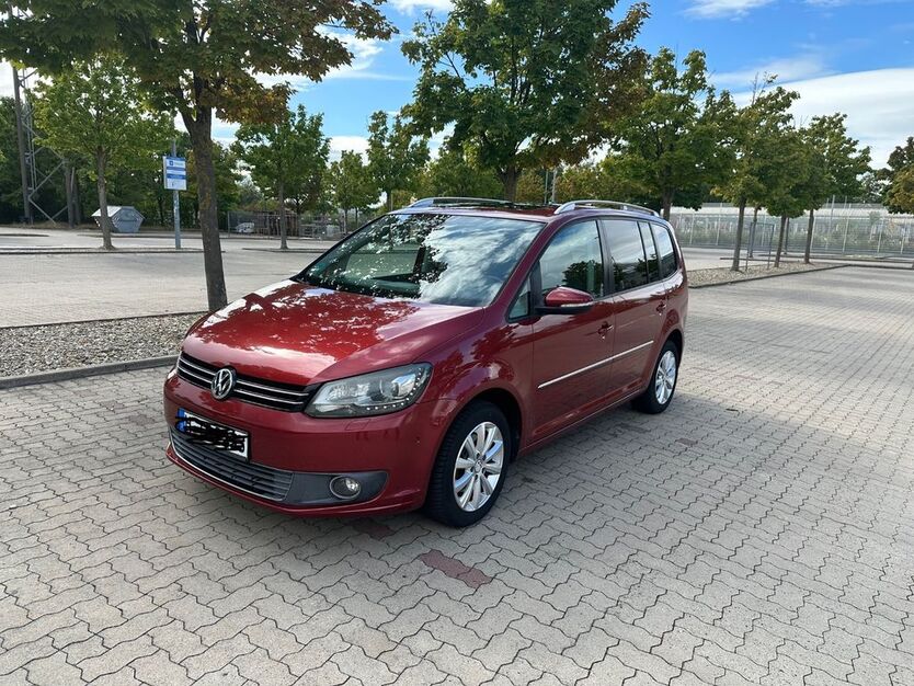VW Touran 149.500 km 9.450 € Pattensen 30982