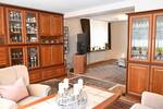 Provisionsfrei für den Käufer....!!! Zweifamilienhaus nebst großer Garage in ruhiger Lage ..... !!!