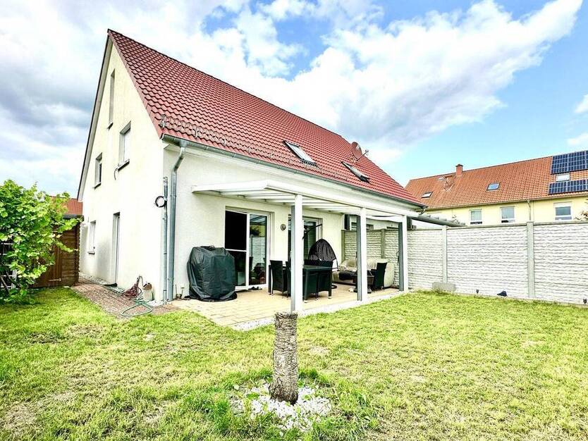 Familienfreundliches Wohnen - moderne Doppelhaushalte von 2011 in ruhiger Lage !