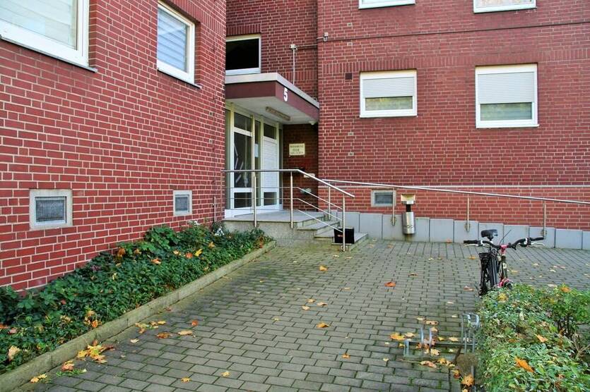 Neuer Preis ..... 2 Zimmer, Balkon plus Garage ... !!! 2 zimmer