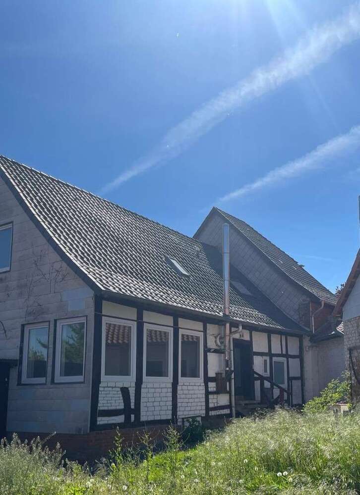 Haus zum Mieten in Bad Münder, Bakede 1.500 € 200 m²