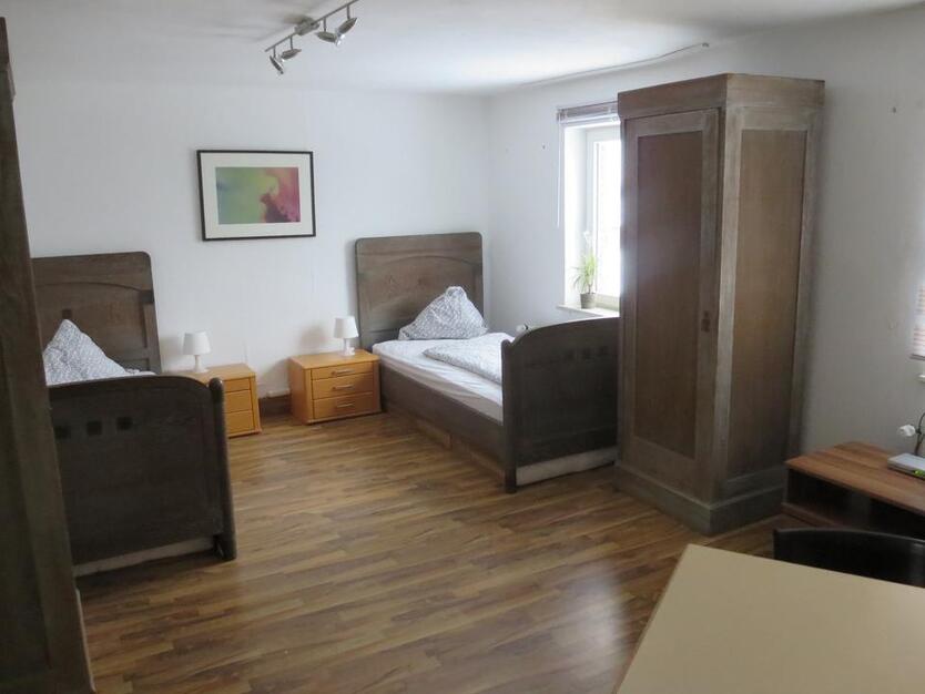 2 Zimmer Wohnung 49 m² Ruhige Lage zimmer
