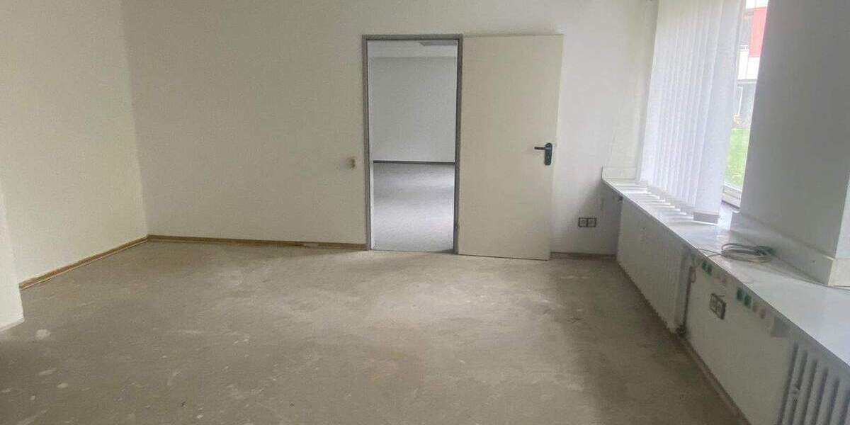 BESTE LAGE - VIELE RÄUME - VIELE MÖGLICKEITEN - RUHIG IM UNTERGESCHOSS zimmer