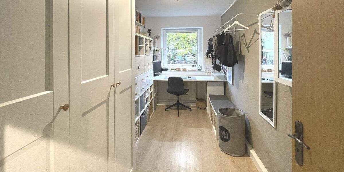 Lage, Lage, Lage: 3,5-Zimmer, voll sanierte Wohnung in Döhren - 2 Bäder, 2 Balkone, Hochparterre, direkt einziehen 3 zimmer