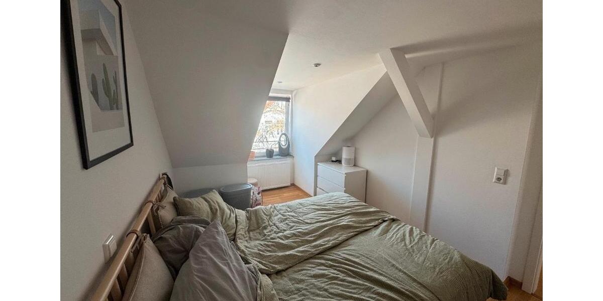 Dachgeschoßwohnung Hannover Bult - 3 Zimmer, 78 m&sup2;, 1.095&euro; | Angebot:26691619