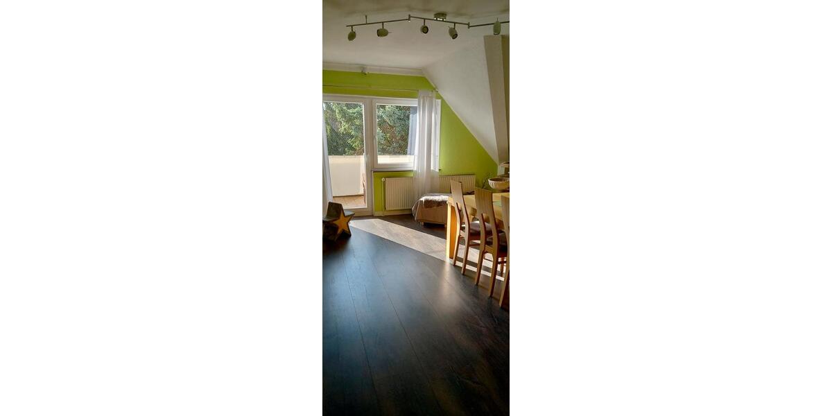 Dachgeschoßwohnung Sarstedt - 3 Zimmer, 100 m&sup2;, 950&euro; | Angebot:26248092