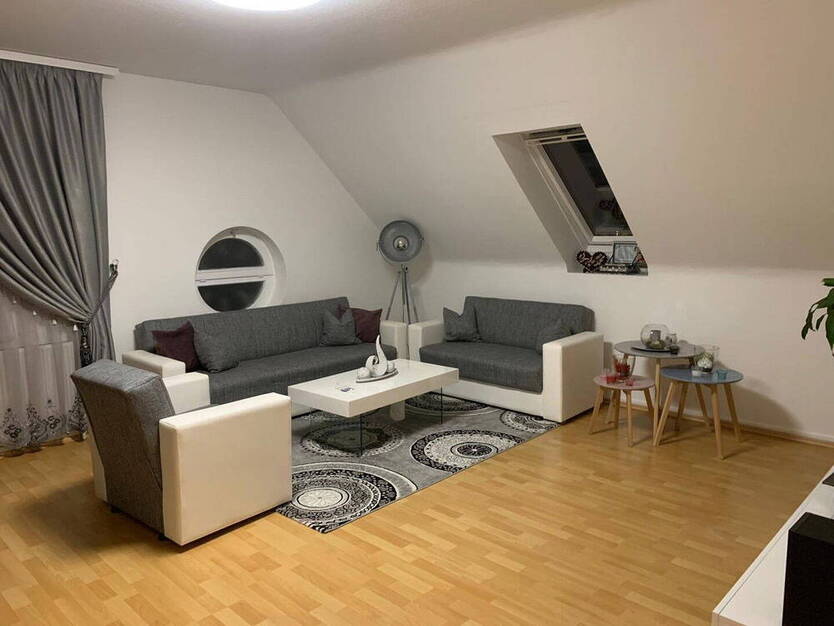 DG-Wohnung auf historischer Hofstelle im alten Dorf von Hemmingen nur 7 km vom AEGI