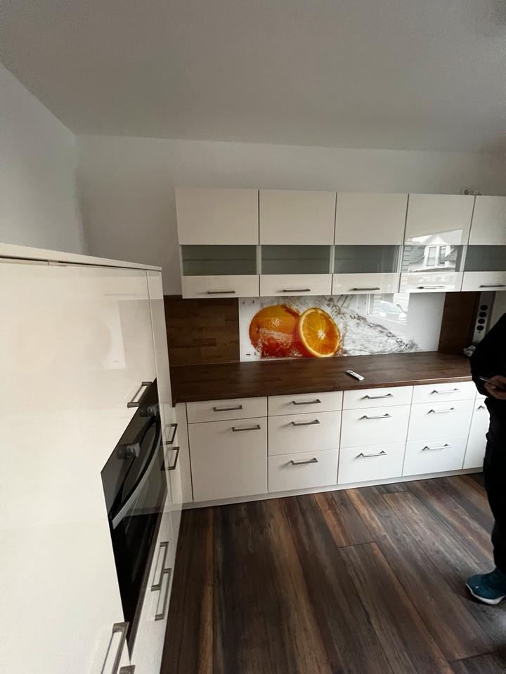 Großzügige 3 Zimmer Wohnung mit Garten , Wintergarten & Garage