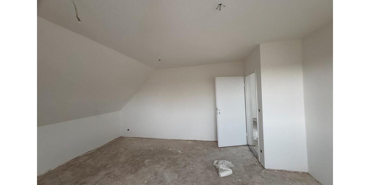 Dachgeschoßwohnung Lehrte - 3 Zimmer, 75 m&sup2;, 812&euro; | Angebot:25547945