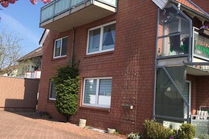 Dachgeschosswohnung- 3 Zimmer, Küche, Bad und Atelier 3 zimmer