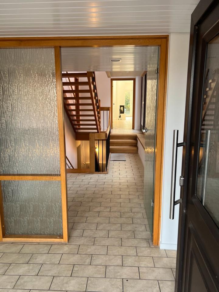 Doppelhaus Hälfte in Top Lage frisch renoviert, mit Garten zimmer