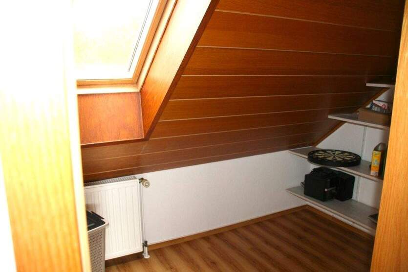 Großzügiges Wohnen in Grasdorf + Stellplatz ... !!! 2 zimmer