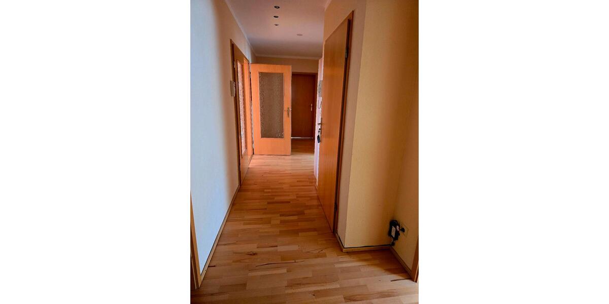 Etagenwohnung Hildesheim Bockfeld - 4 Zimmer, 120 m&sup2;, 1.500&euro; | Angebot:24550240