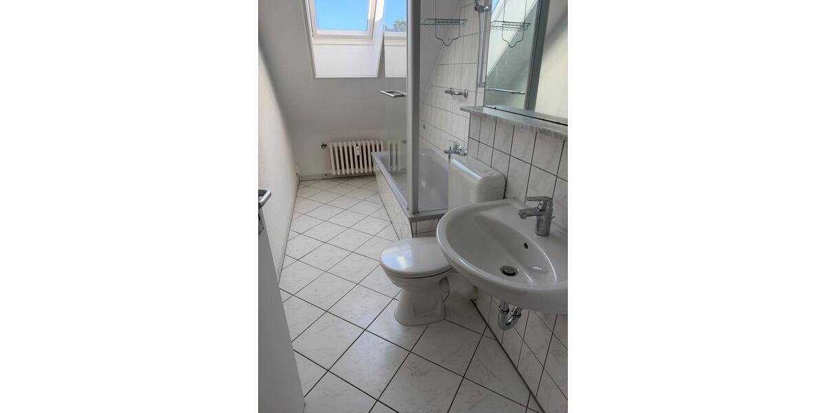 Dachgeschoßwohnung Hannover Döhren-Wülfel - 4 Zimmer, 95 m&sup2;, 1.140&euro; | Angebot:27594912