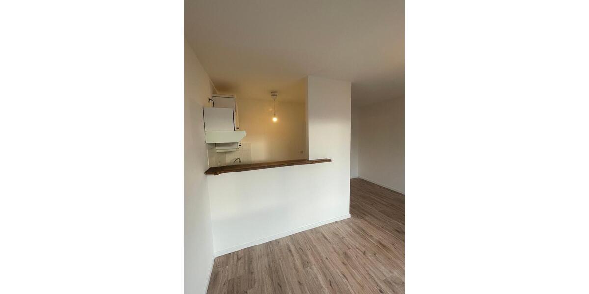 Helle 1-Zimmer Single-Wohnung mit Balkon, EBK und Stellplatz 1 zimmer