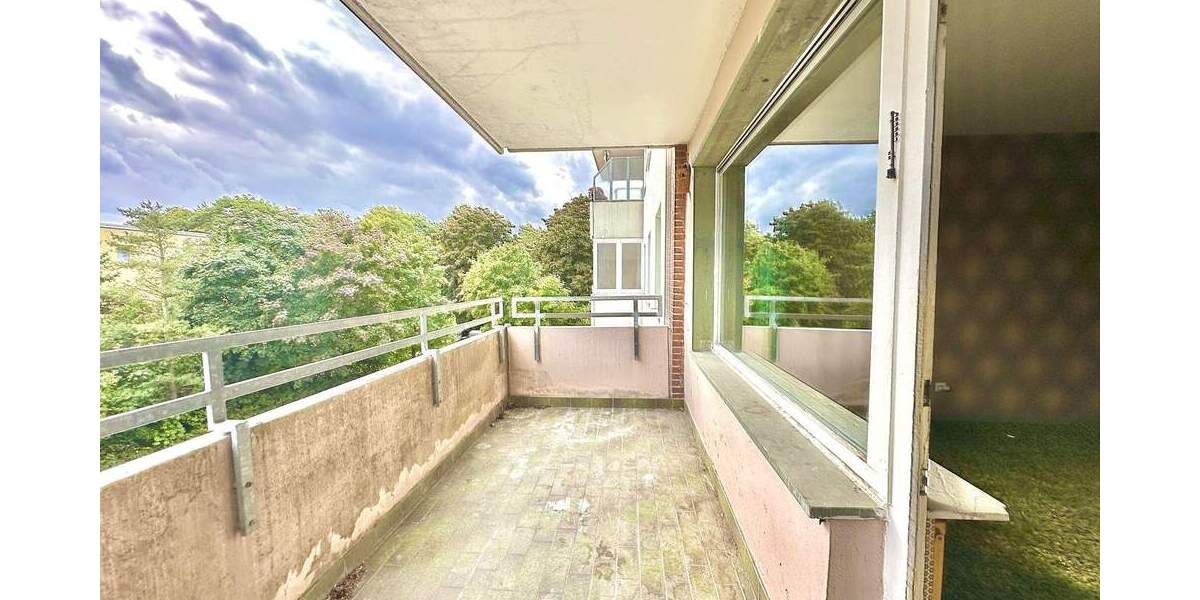 Großzügige 4-Zimmer-Wohnung mit Balkon und viel Potenzial - Ideal für Familien mit Kindern ! 4 zimmer