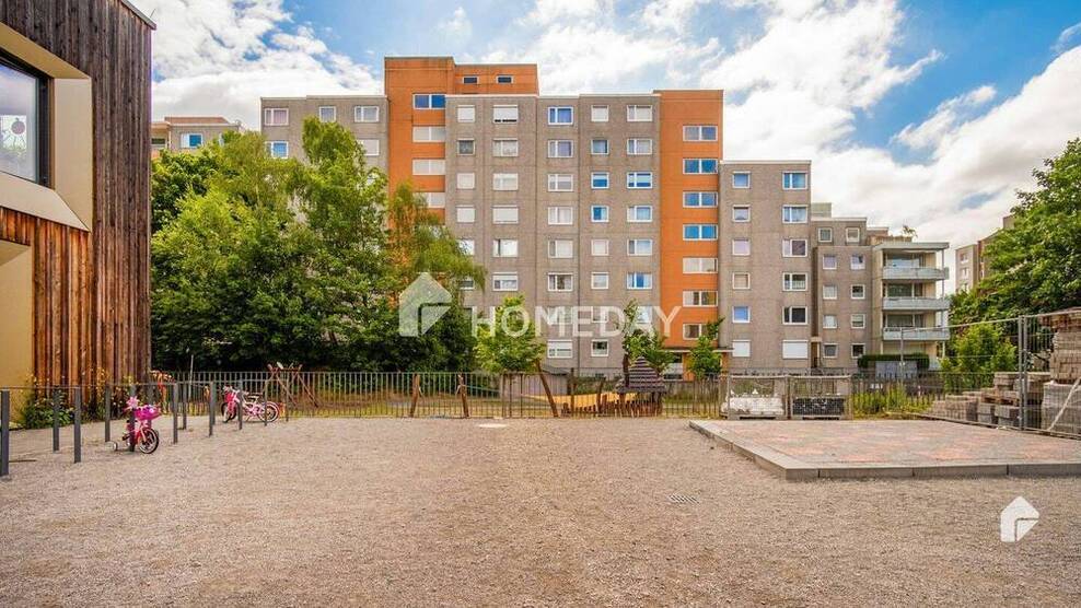 Gepflegte 4-Zimmer-Wohnung mit Loggia, EBK und Stellplatz in beliebter Lage