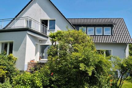Großes Einfamilienhaus mit EinliegerWohnung in Groß-Buchholz