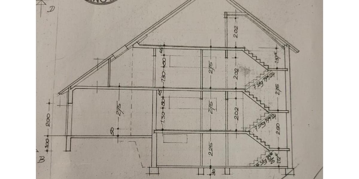 2-Familienhaus mit 3 Wohneinheiten 12 zimmer