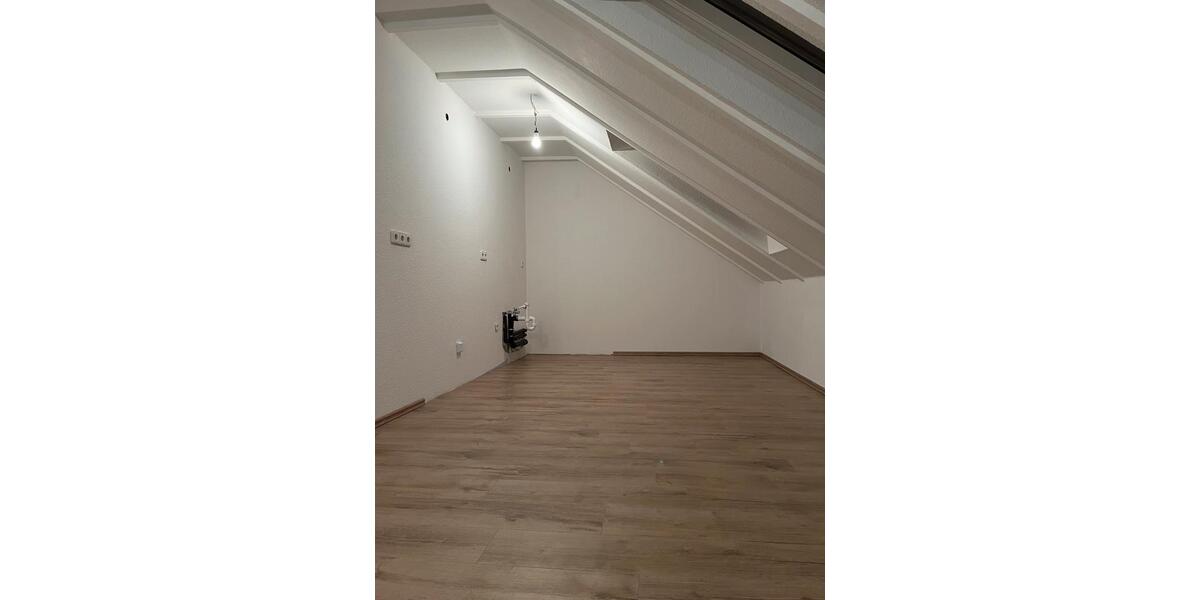 Dachgeschoßwohnung Springe - 2 Zimmer, 60 m&sup2;, 510&euro; | Angebot:26044814