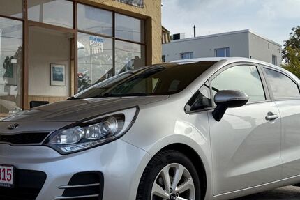 Kia Rio 85.000 km 7.450 € Hannover 30629