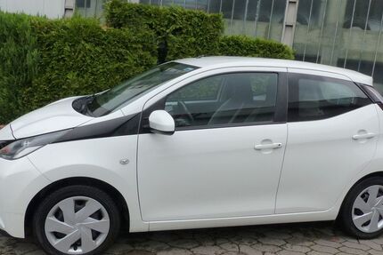 Toyota Aygo (X) 92.000 km 7.998 € Hannover 30179