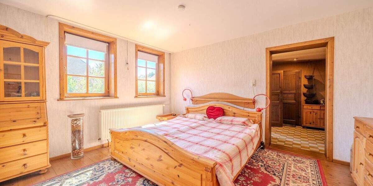 Mehrfamilienhaus, Wohnhaus Giesen Emmerke - 8 Zimmer, 175 m&sup2;, 295.000&euro; | Angebot:25671920