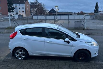 Ford Fiesta 107.836 km 4.800 € Hannover 30161