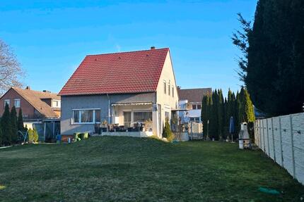 Freistehendes Einfamilienhaus mit Garage und Garten zu verkaufen 4 zimmer