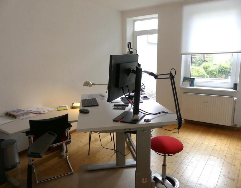 Schöner Raum in 3er-Bürogemeinschaft, HI-Ost, 290 € warm inkl. NK
