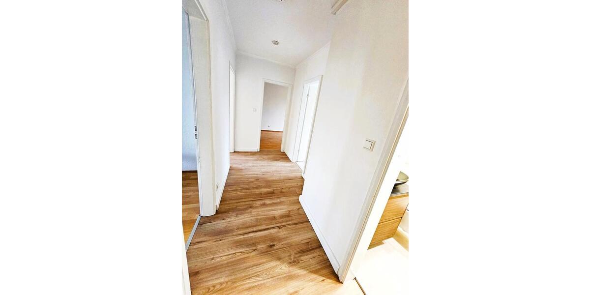 Helle, renovierte 3-Zi.-Wohnung mit Balkon im Altwarmbüchen 3 zimmer