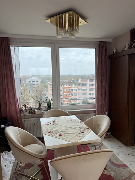 REDUZIERT! Saniertes Penthouse in Laatzen – 3-Zimmer-Traumwohnung mit Balkon & Fahrstuhl! 3 zimmer