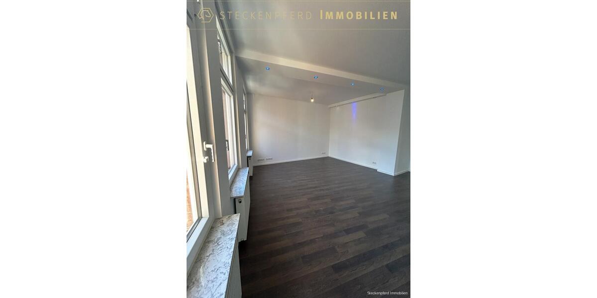 Altbaucharme neu belebt – großzügige, sanierte 3-Zimmer-Wohnung mit zwei Balkonen, sofort bezugsbereit 3 zimmer