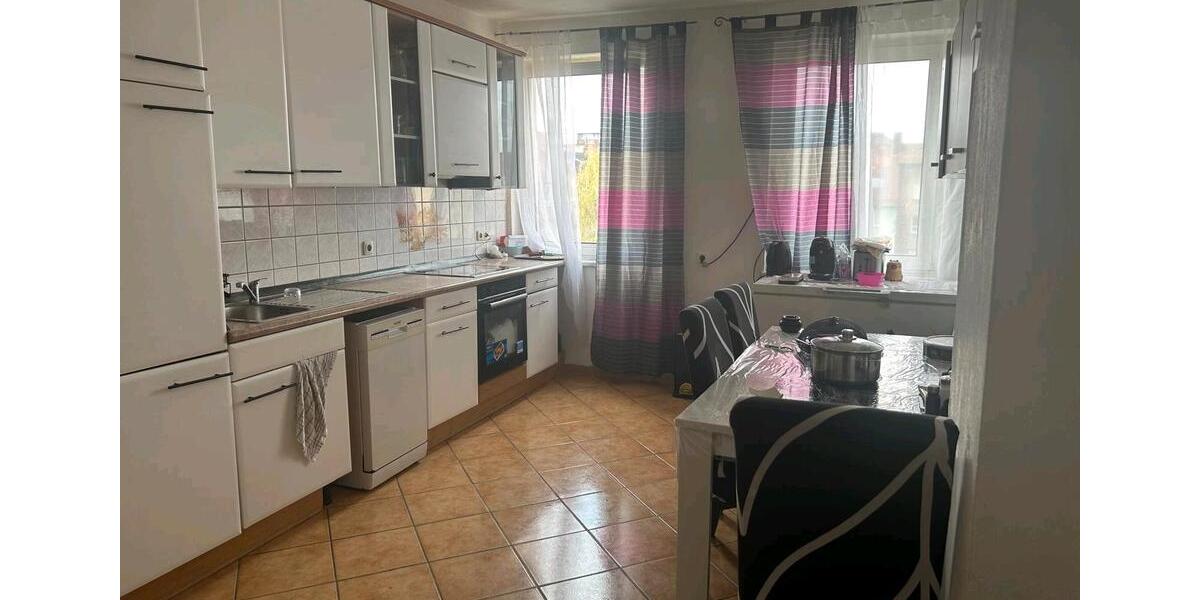 Etagenwohnung Hildesheim - 4 Zimmer, 117 m&sup2;, 1.350&euro; | Angebot:26421247