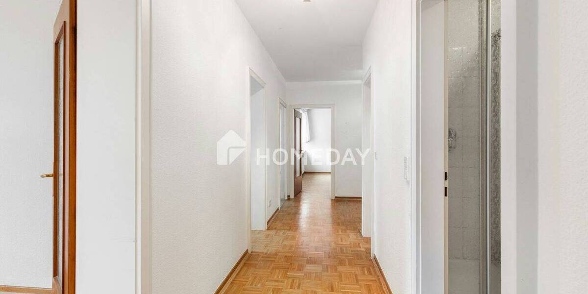 Bezugsfrei - stilvolle 4-Zimmer-Wohnung mit Komfort, Substanz und sonniger Loggia 4 zimmer