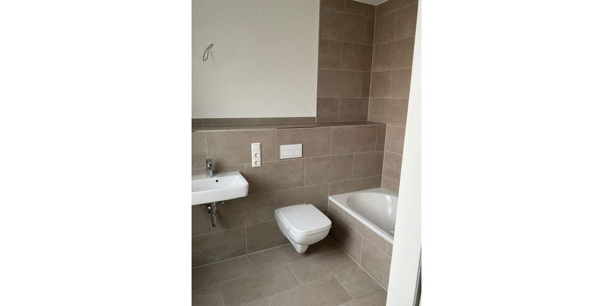 Terrassenwohnung Hannover Bemerode - 4 Zimmer, 123 m&sup2;, 1.909&euro; | Angebot:25915843