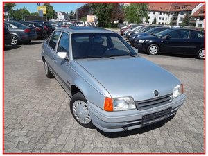 Opel Kadett E Beauty Lim. SEDAN GSD AUTOM- SERVO 74.000 km 6.950 &euro; Hannover 30179
