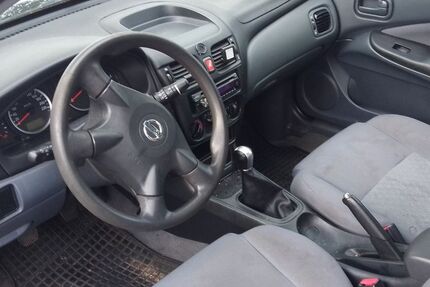 Nissan Almera 210.000 km 645 &euro; Garbsen 30827