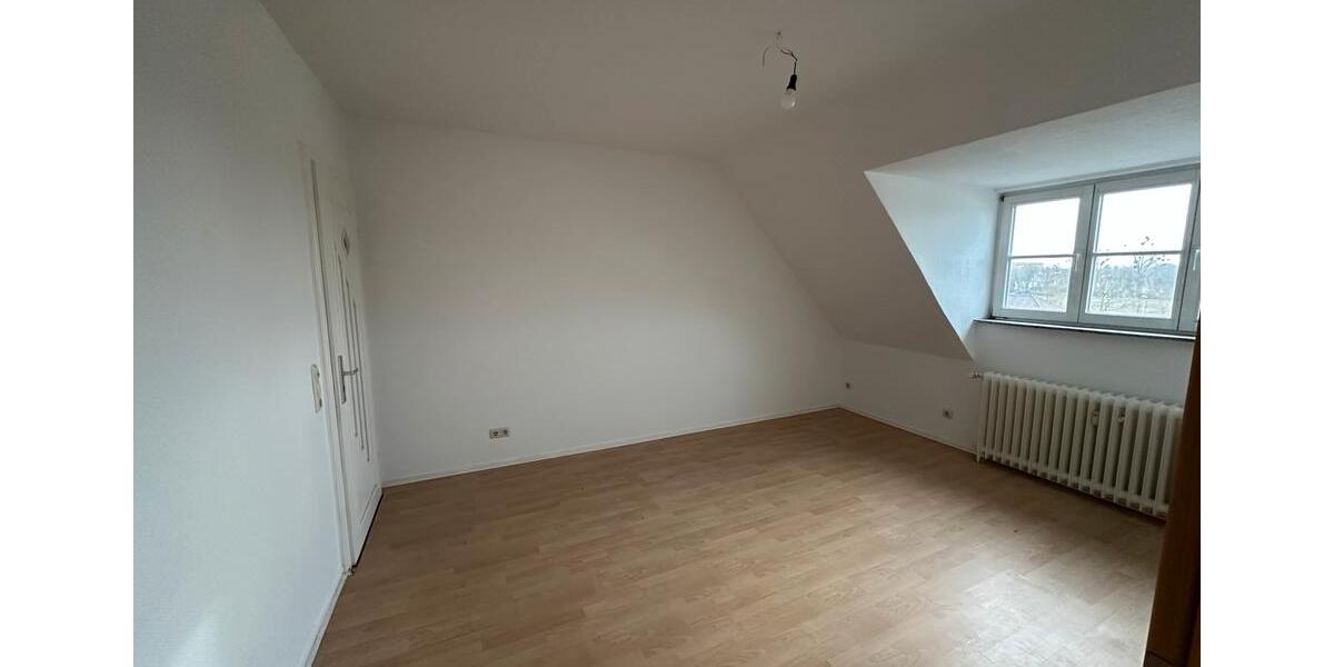 Dachgeschoßwohnung Hildesheim Oststadt/Stadtfeld - 5 Zimmer, 192 m&sup2;, 790&euro; | Angebot:26248132