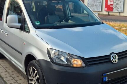 VW Caddy 147.000 km 9.500 &euro; laatzen 30880
