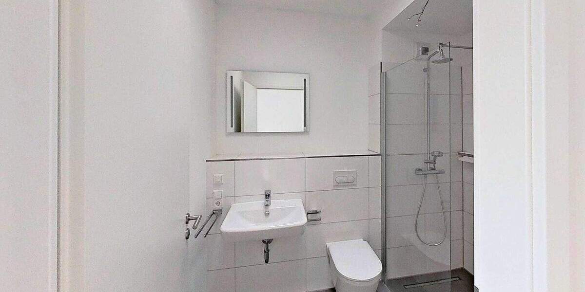 FAMILIEN AUFGEPASST: Modernes Reihenhaus mit 4,5 Zimmern, 2 Bädern, EBK, Terrasse, Keller u.v.m. in Hannover 4 zimmer