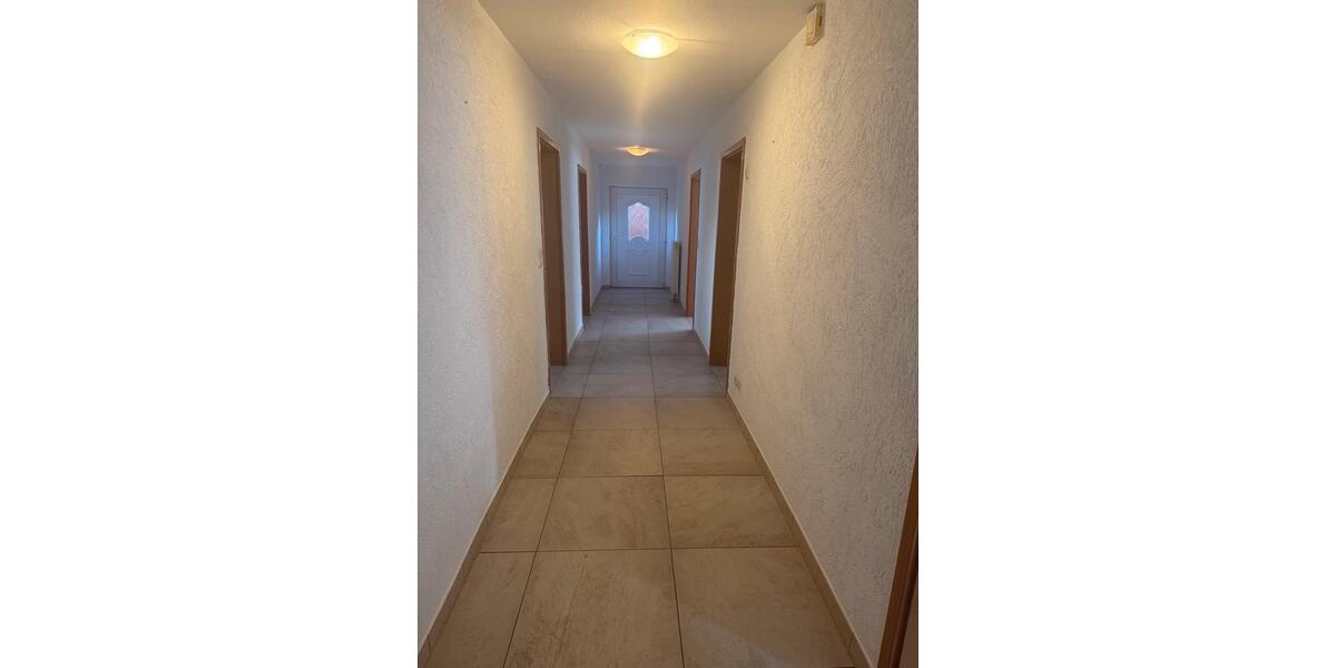 Etagenwohnung Lehrte - 3 Zimmer, 122 m&sup2;, 800&euro; | Angebot:26612180