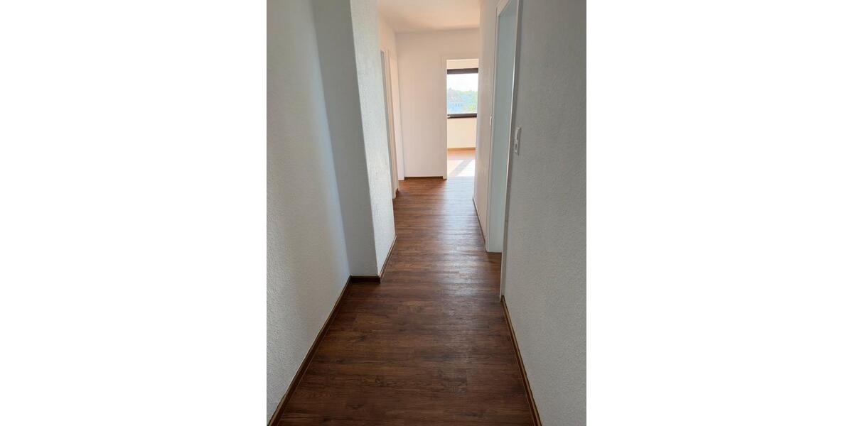 Dachgeschoßwohnung Hannover Döhren-Wülfel - 4 Zimmer, 95 m&sup2;, 1.200&euro; | Angebot:27608254