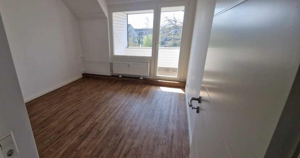 Sonnige 2,5 Zi. Wohnung inkl. Stellplatz & Balkon in Garbsen 2.5 zimmer