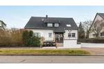 Charmante 2-Zimmer-Wohnung mit 60 m² Ausbaureserve im Spitzboden und Balkon 2 zimmer