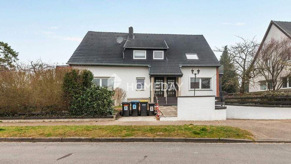 Charmante 2-Zimmer-Wohnung mit 60 m² Ausbaureserve im Spitzboden und Balkon 2 zimmer