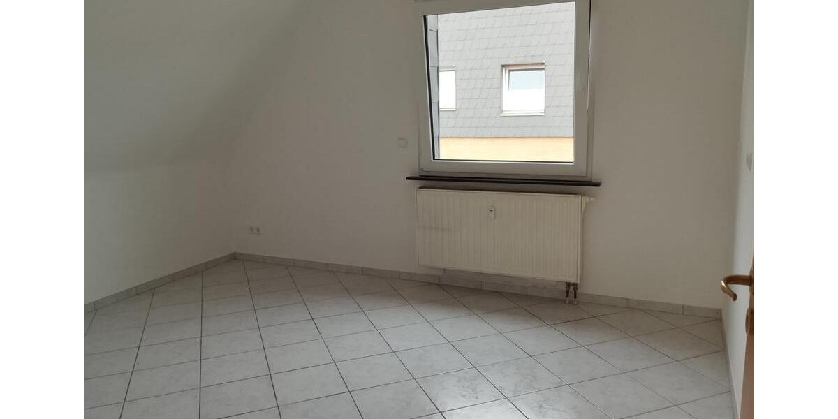 Dachgeschoßwohnung Garbsen - 3 Zimmer, 75 m&sup2;, 695&euro; | Angebot:26459691